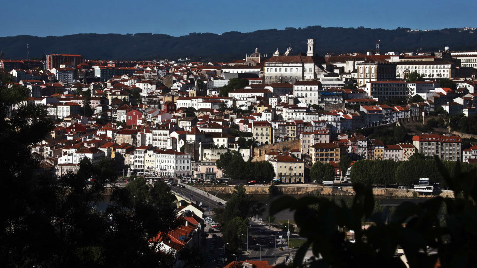 Universitários brasileiros com apoio por igualdade de direitos em Coimbra