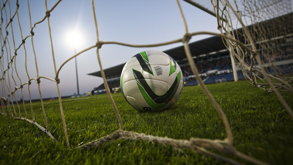 Famalicão vence Oliveirense e impede Paços de se sagrar já campeão