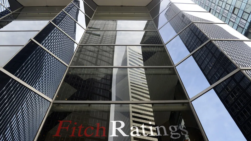 Fitch espera derrapagem no défice em 2014 e mantém 'rating' de Portugal em BB+