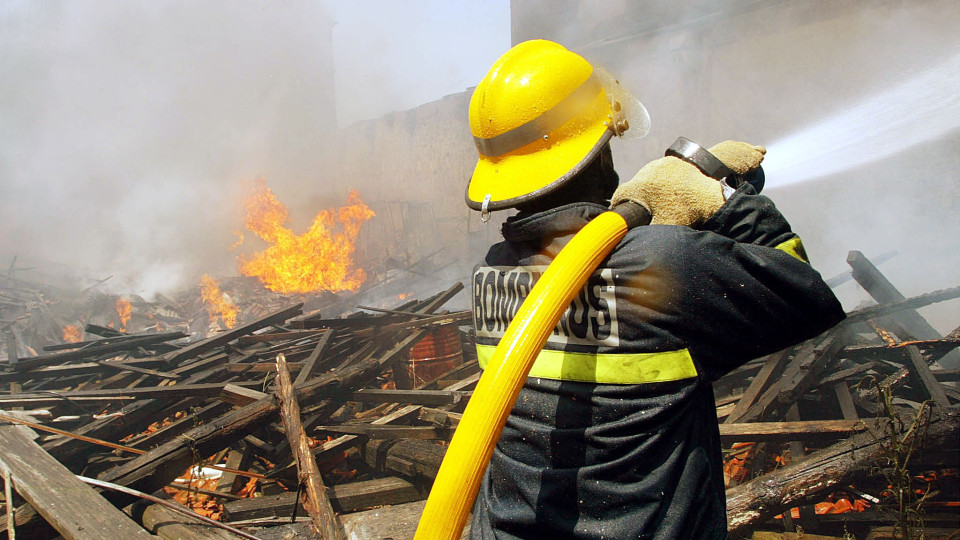 Incêndio em fábrica de produtos congelados em Viseu