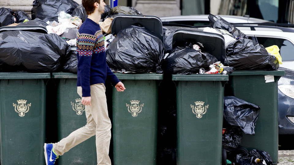 Amadora apela à população para não depositar lixo na rua