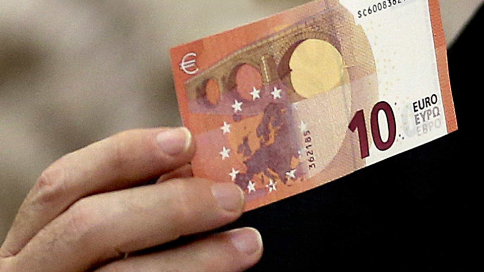 Nova nota de 10 euros entra em circulação