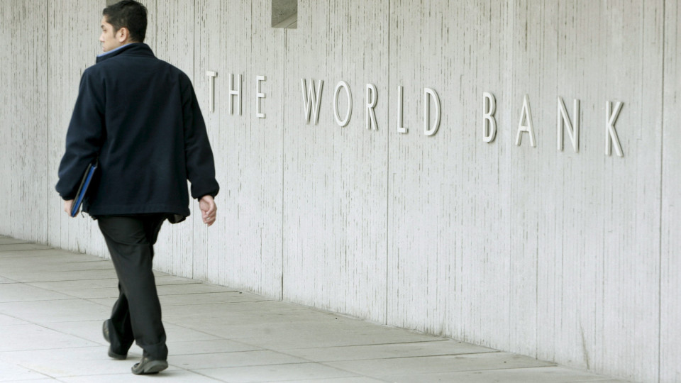 Banco Mundial suspende programas de apoio na Rússia e Bielorrússia