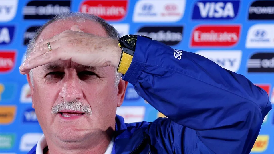 Presidente da CBF anuncia substituto de Scolari na terça-feira