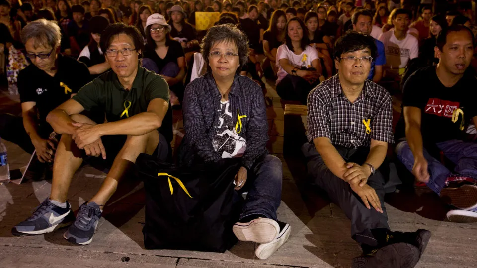 Macau: 500 a 700  jovens de Macau concentram-se na Praça da Amizade