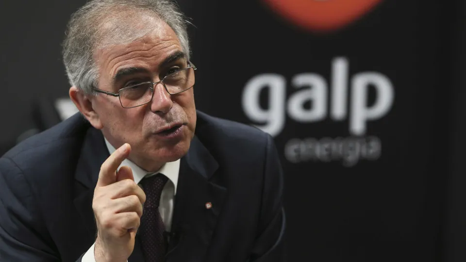 "Tenho vergonha de falar dessa legislação fora do país"