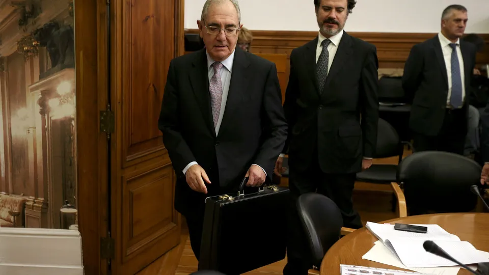Crise pode justificar "restrições" aos direitos fundamentais