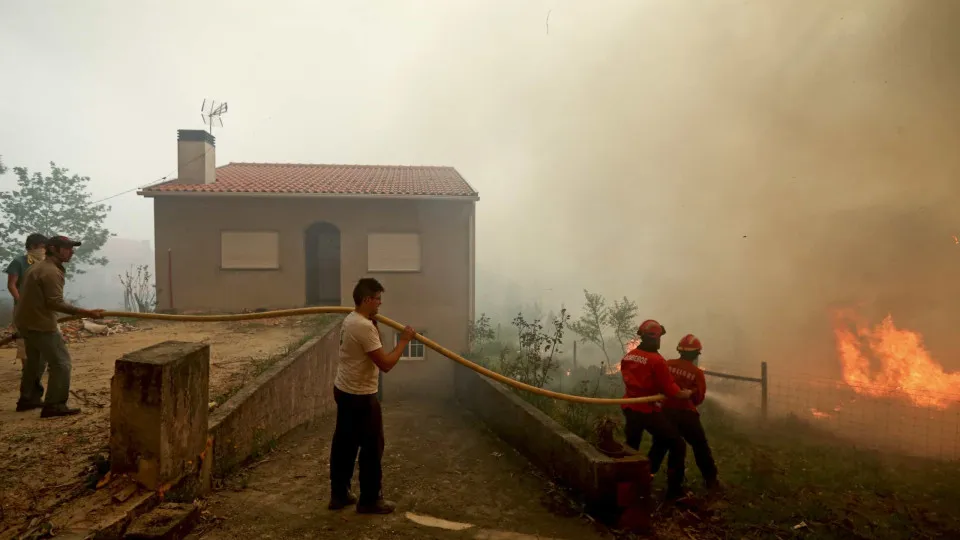 Fornecedor de golas antifumos diz que material não se destina ao combate