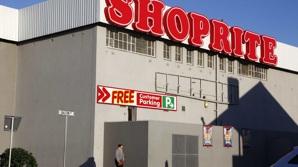 Cadeia de supermercados sul-africana aplica 222 milhões em dívida pública