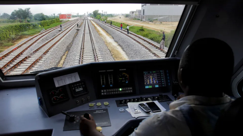 Angola lança concurso para gestão do Caminho-de-Ferro de Moçâmedes