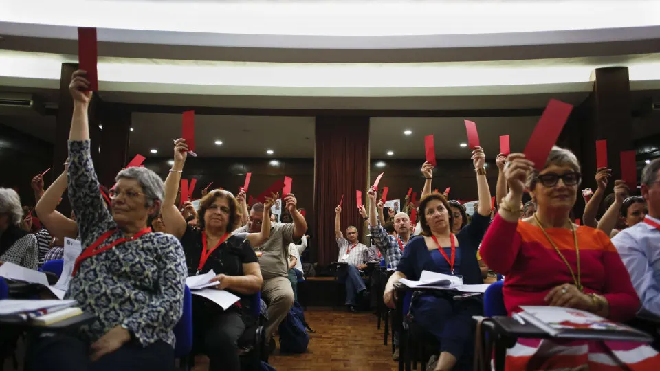 Governo acusado de preparar despedimento de trabalhadores não docentes