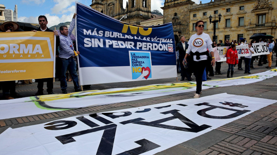 Congresso colombiano ratifica novo acordo de paz com as FARC