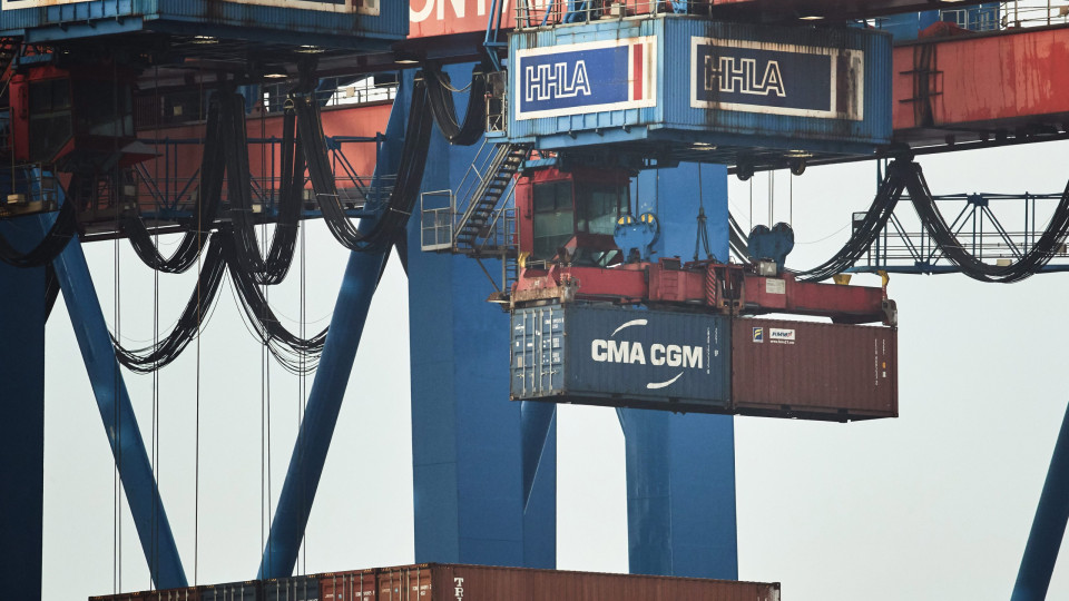 Portos comerciais movimentaram menos carga em janeiro 