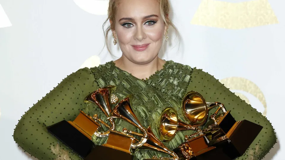 Adele domina principais categorias dos Grammy