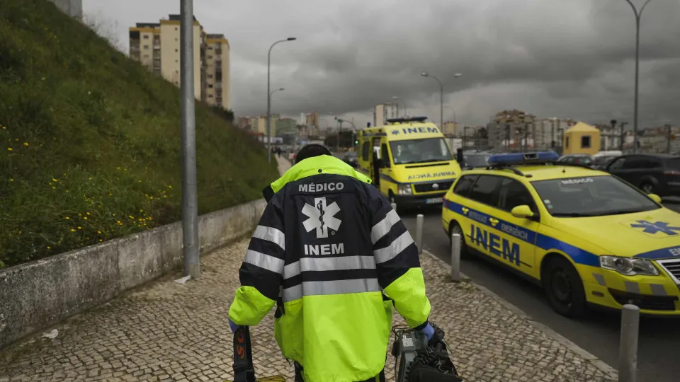 Solução não é VMER mas mais competências para tripulantes de ambulância