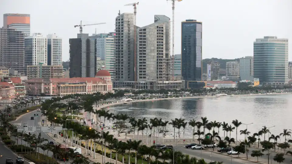 Luanda apresenta estudo preliminar para teleférico na capital angolana