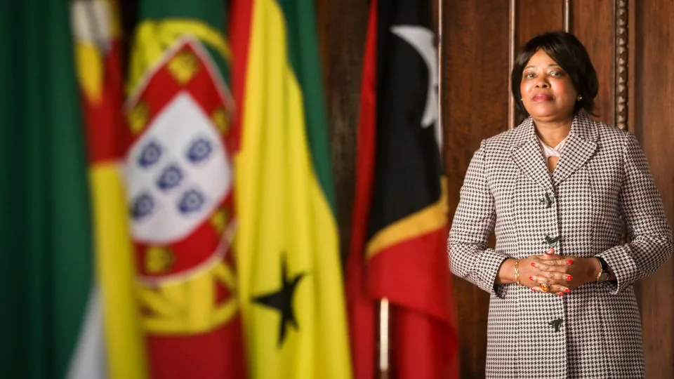CPLP distingue Joaquim Chissano e Maria do Carmo Silveira