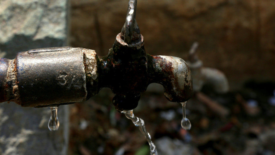 Barcelona e mais 200 municípios com restrições de água por causa da seca