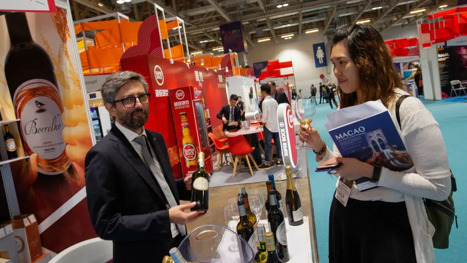 Degustação de vinhos e representação de empresas estrangeiras em Macau
