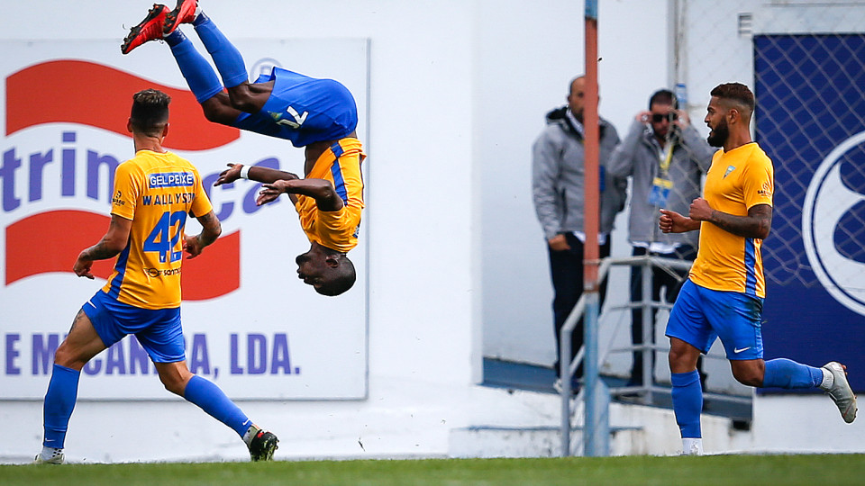 Estoril 'caiu' nos penáltis aos pés do Tondela