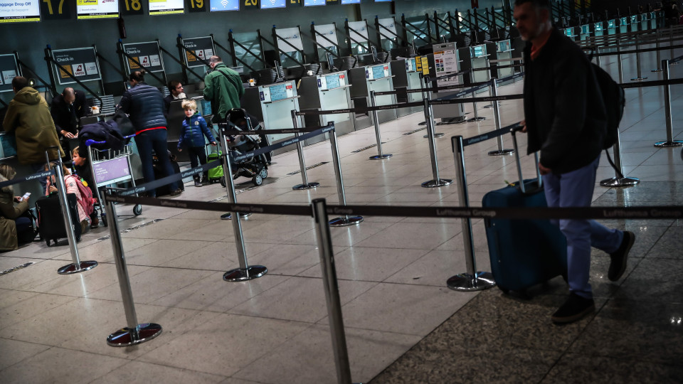 Passageiros nos aeroportos nacionais sobem 2,6% em julho para 7,2 milhões