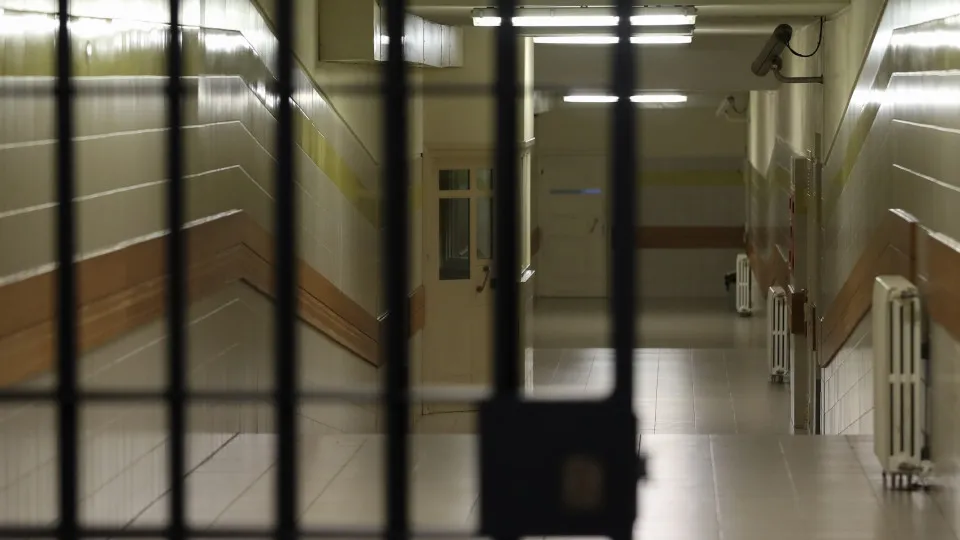 Doze dos 64 detidos na Operação Pivot ficaram em prisão preventiva