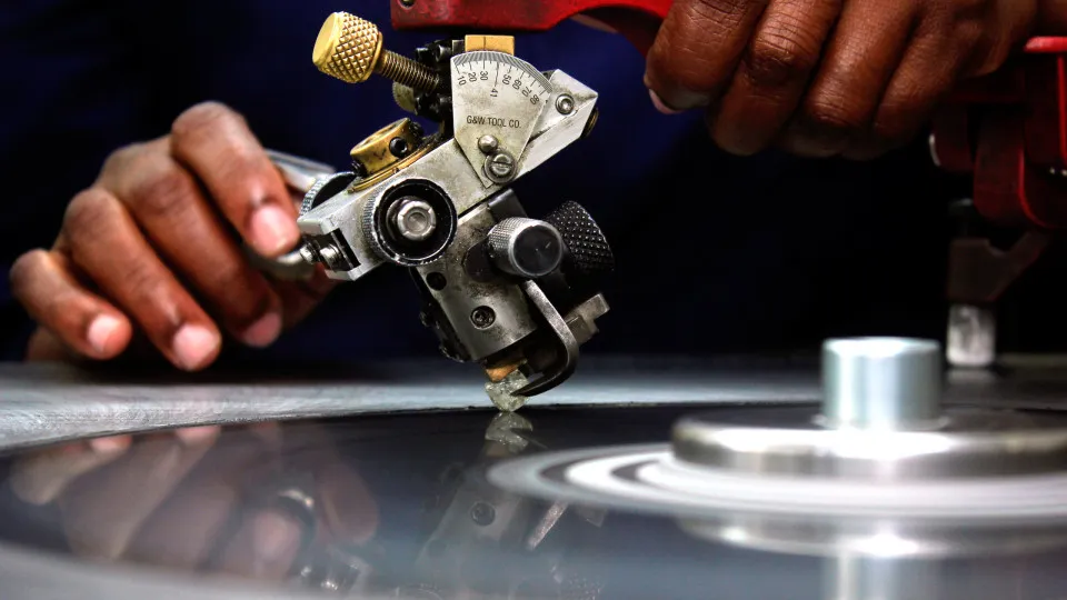 Venda de diamantes brutos de Angola gera receita de 25,2 ME