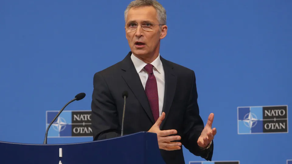 NATO insiste com Russia para que volte a cumprir tratado nuclear