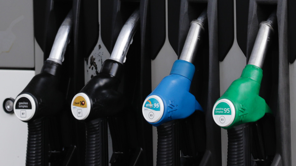 Gasolina vendida acima da referência da ERSE e gasóleo abaixo