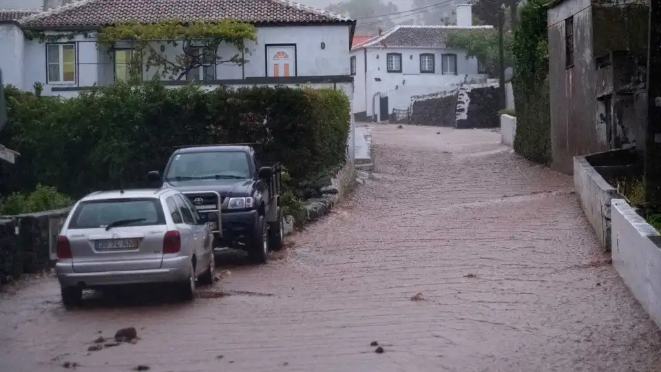 Vem aí a depressão Irene e não poupa ninguém (chega aos Açores já hoje)