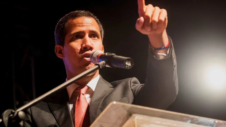 Guaidó denuncia detenção de dois membros da sua equipa de segurança