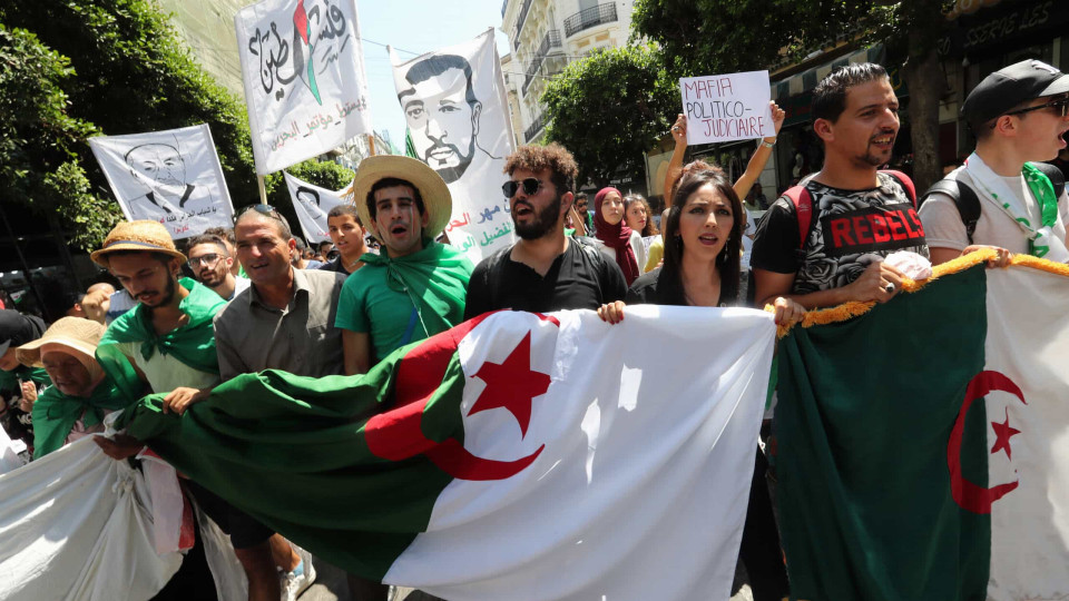 Manifestações na Argélia duram há 28 semanas
