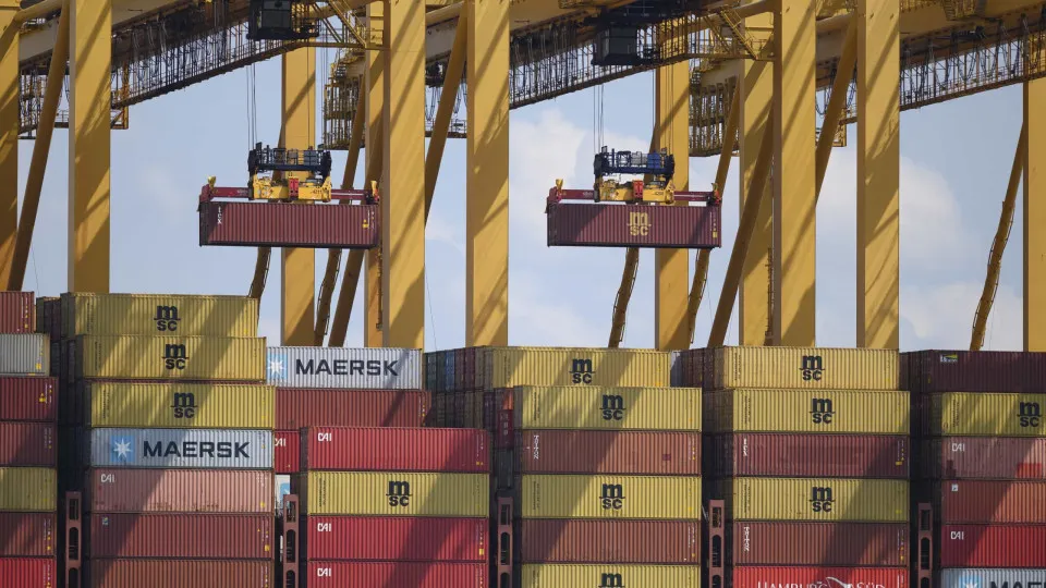 Exportações alemãs sofrem em abril a maior queda homóloga em 70 anos