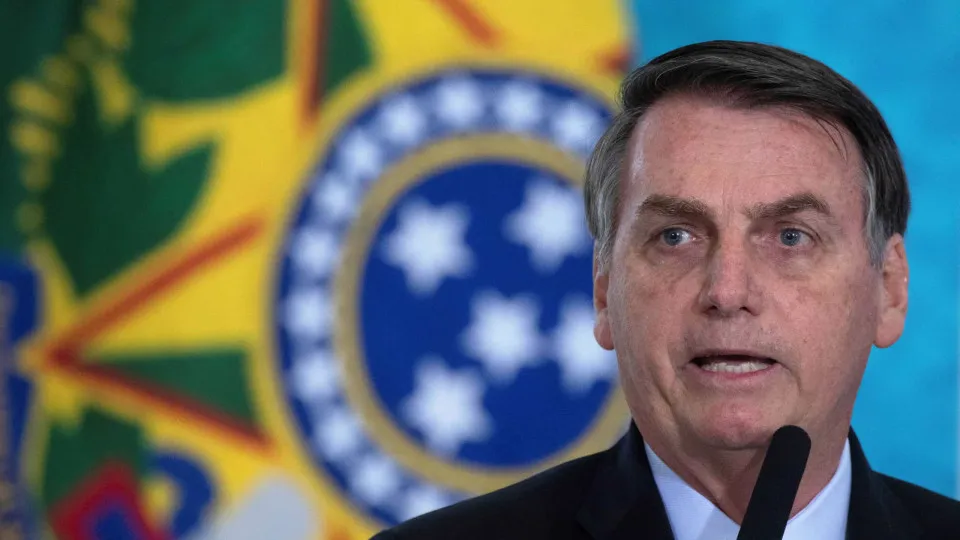 Bolsonaro compara crise  no partido a "discussão de marido e mulher"