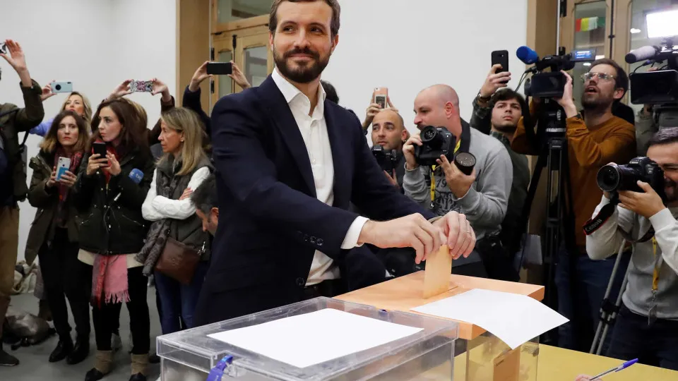 Líder do PP pede a espanhóis que votem "em massa"