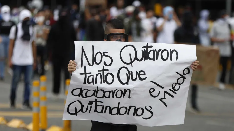"Colombianos falaram. Nós ouvimo-los", diz Iván Duque após protestos