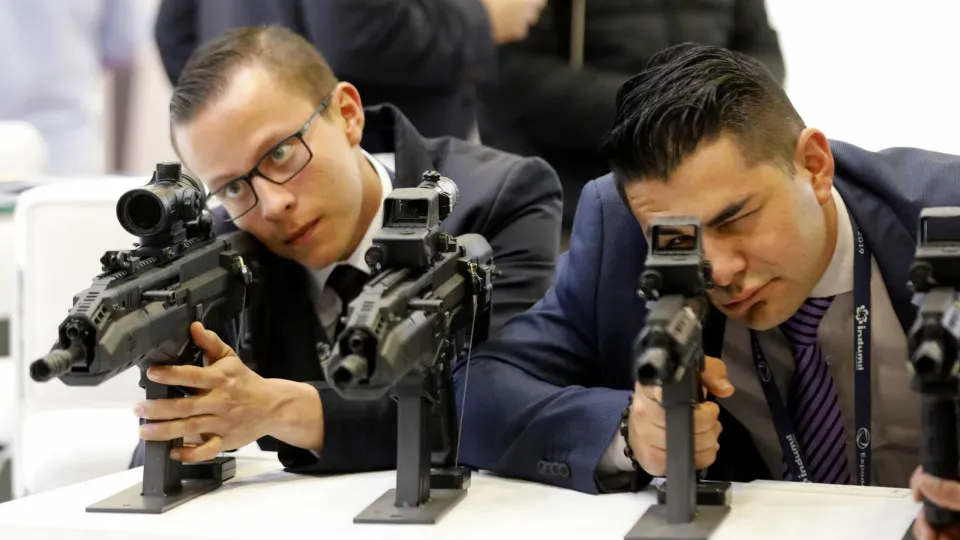 Empresas norte-americanas reforçam domínio na venda global de armas