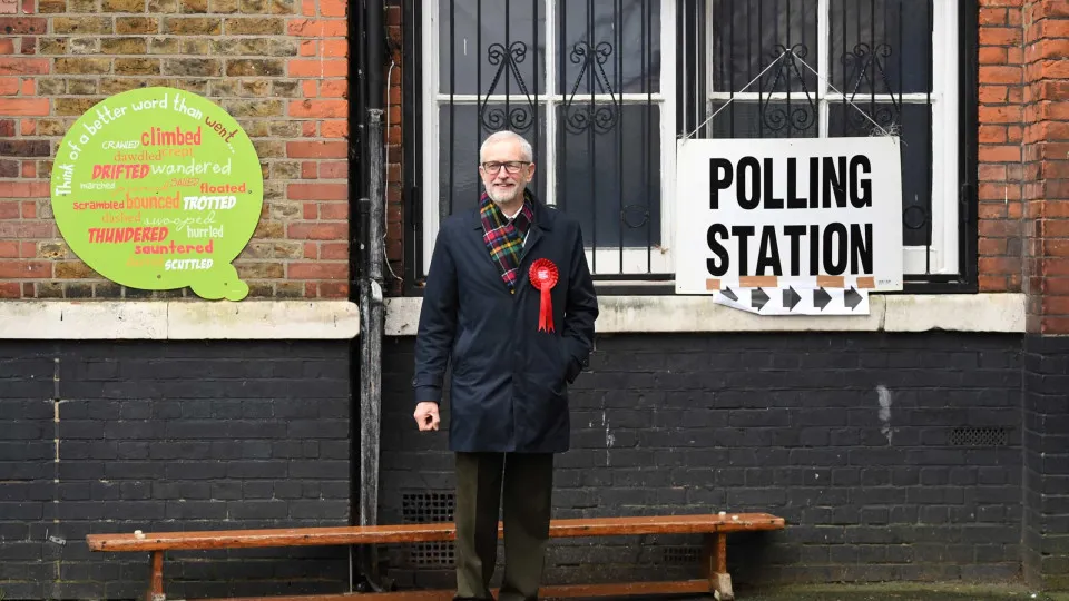 Corbyn admite resultado "muito dececionante" e prepara demissão