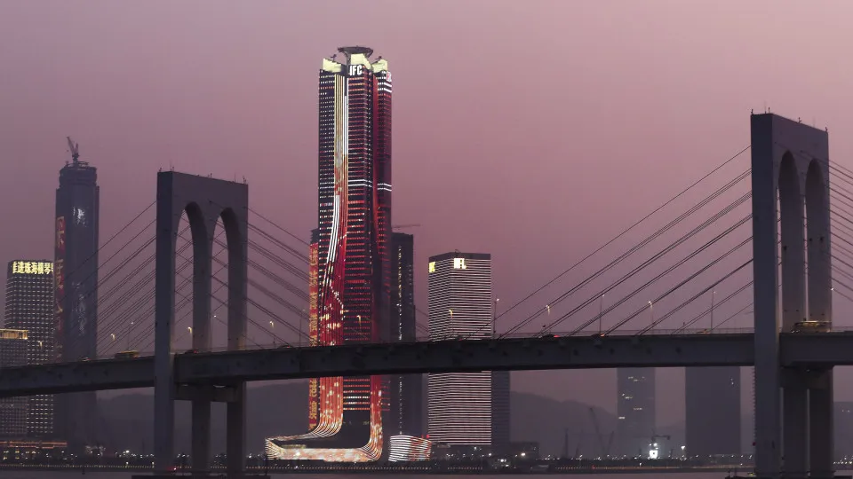 Covid-19: Macau reitera imposição de exames a todos os visitantes de zonas de risco
