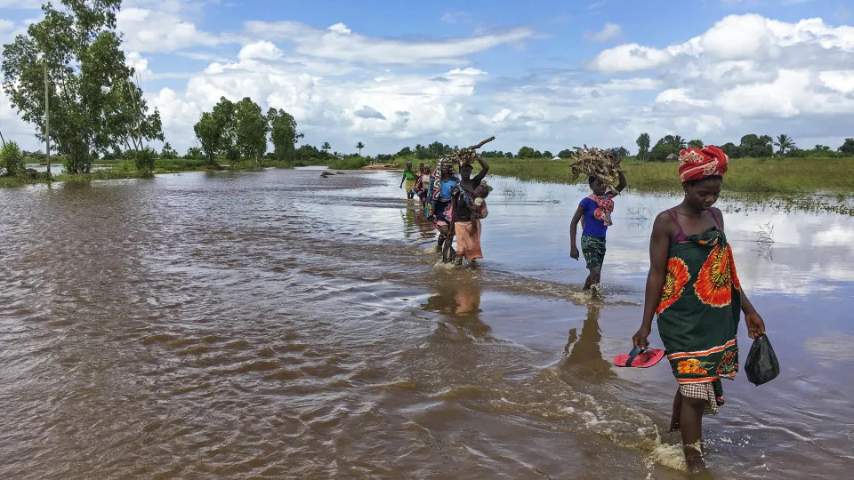 Heavy floods ravage central Mozambique