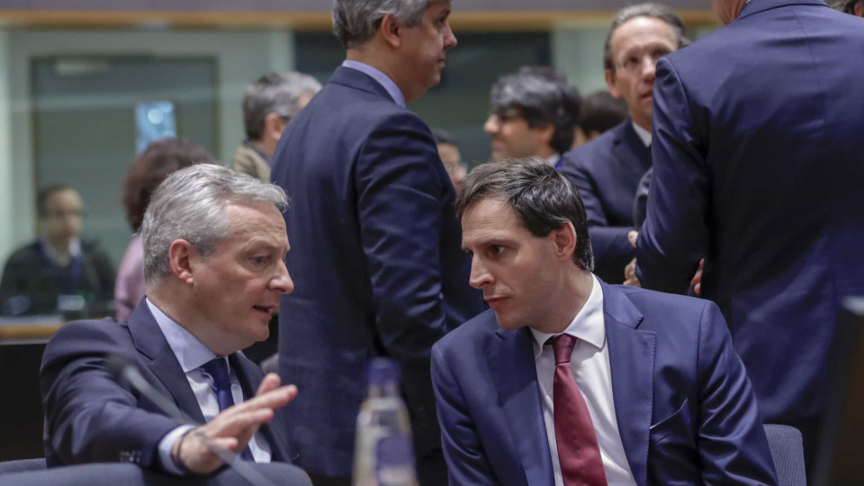 Ministros das Finanças europeus 'obrigados' a entenderem-se hoje