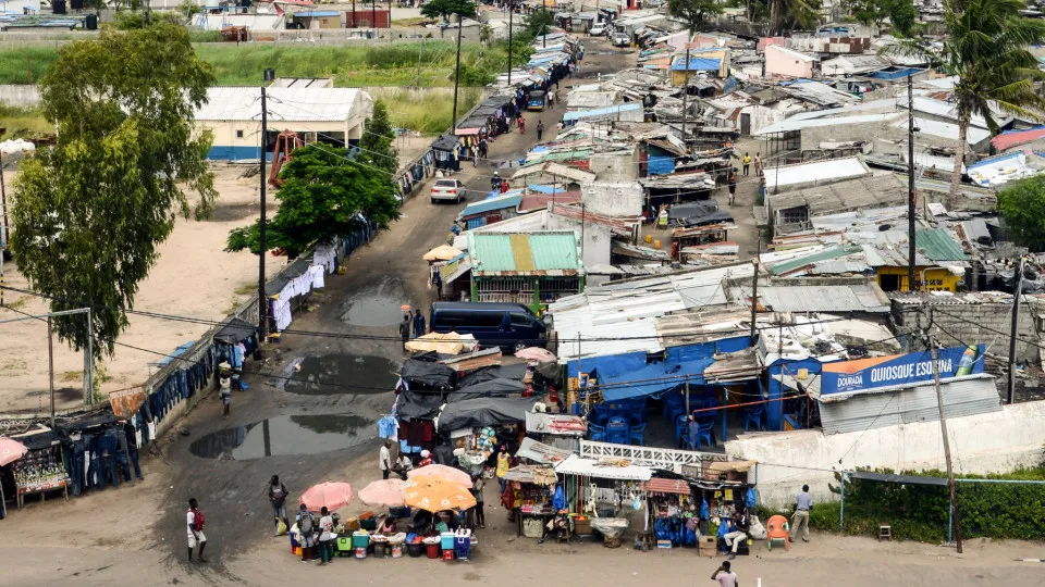 Covid-19: Moçambique investiga infeção de motorista malauiano que esteve no porto da Beira