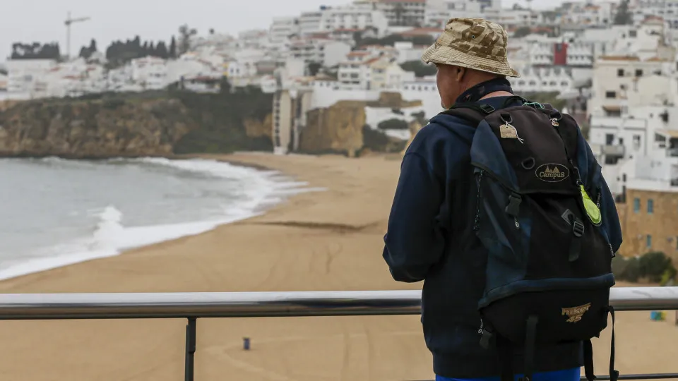 Covid-19: turistas no Algarve