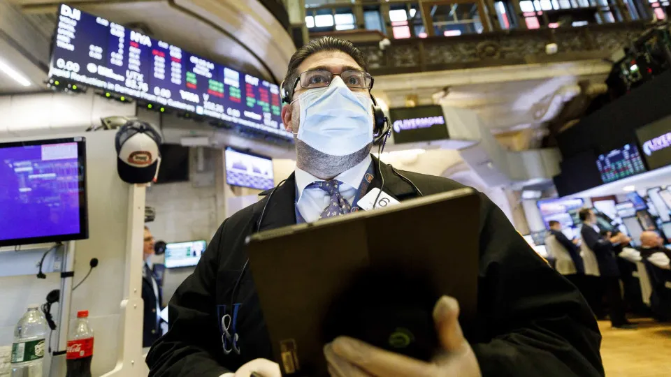 Wall Street negoceia mista no início da sessão