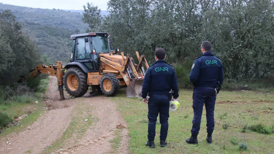 Miranda do Douro corta ligações com Espanha em caminhos e estradas rurais