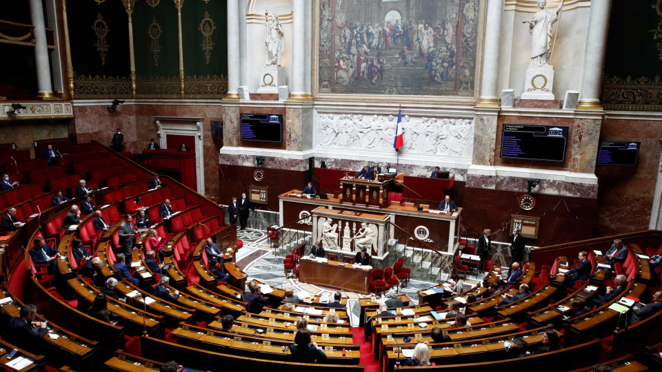 Dissidentes. Partido de Macron perde maioria na Assembleia Nacional