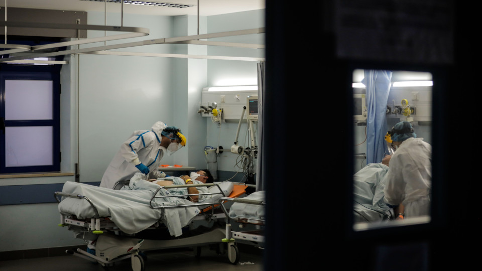 Pandemia já infetou "mais de 6.500" profissionais de saúde