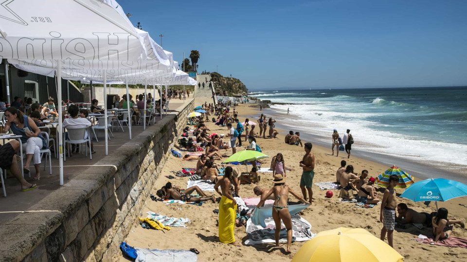 Época balnear arranca hoje. Conheça as novas regras e lotação das praias