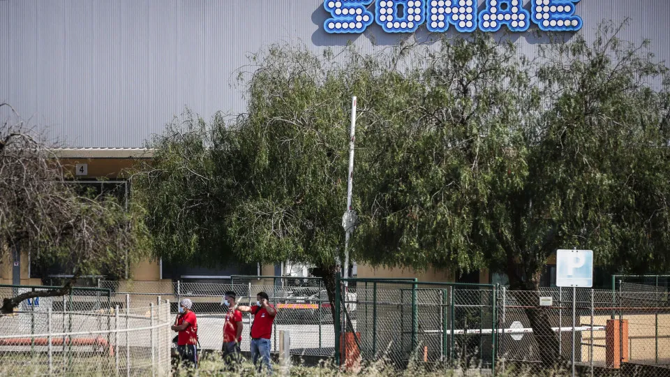 Sonae passa de lucros a prejuízos de 36 milhões de euros