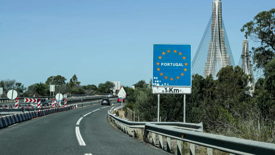 Mais de 70% dos emigrantes querem regressar a Portugal, revela inquérito